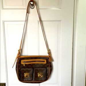 Louis Vuitton sling bag